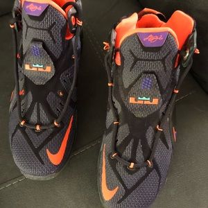 Lebron 12 basketball shoes ( like new )
